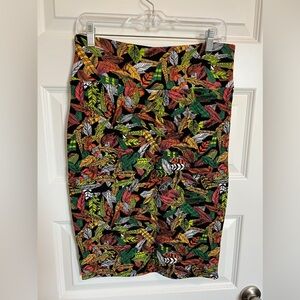Lularoe Cassie feather print pencil skirt size medium